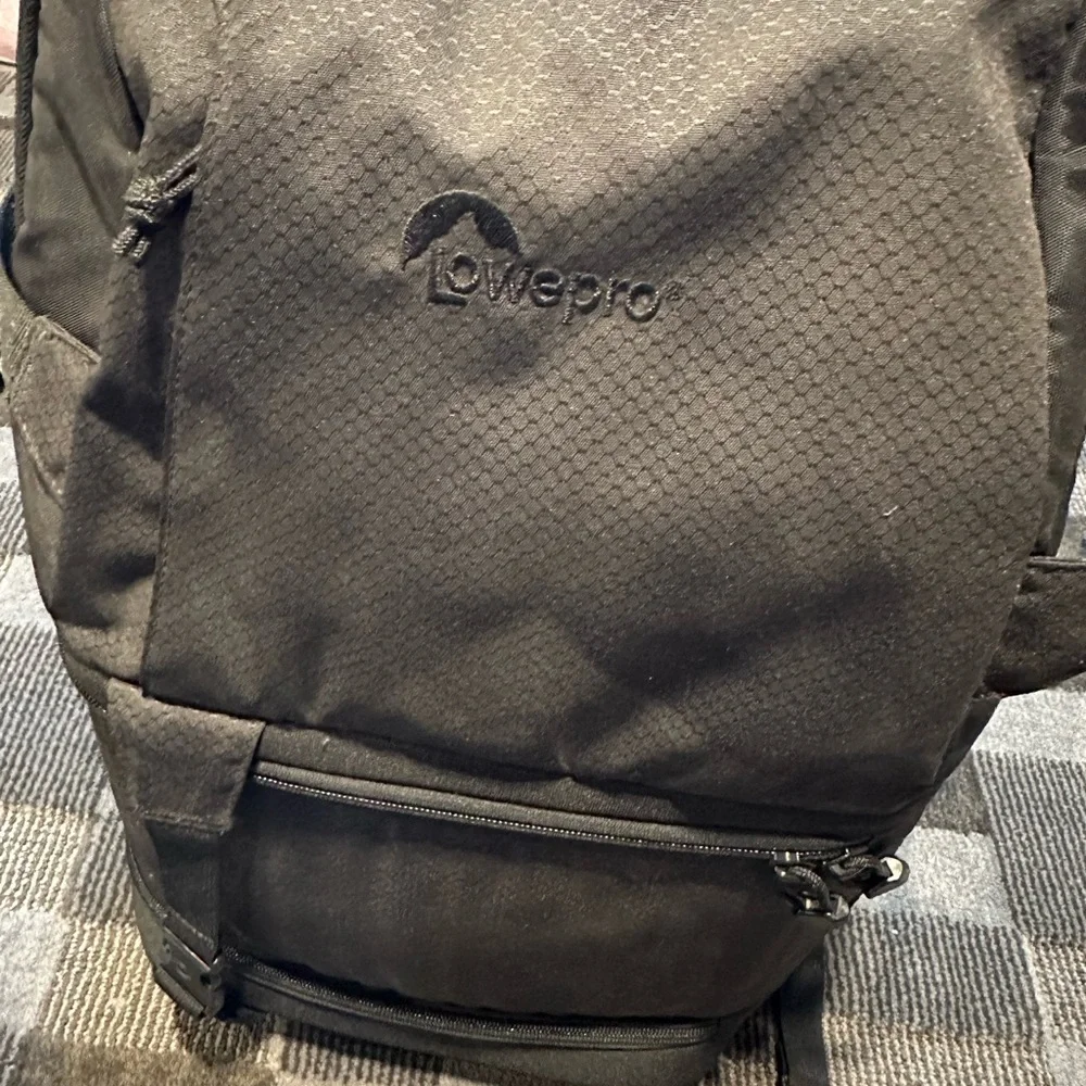 Lowepro camera bag - never used